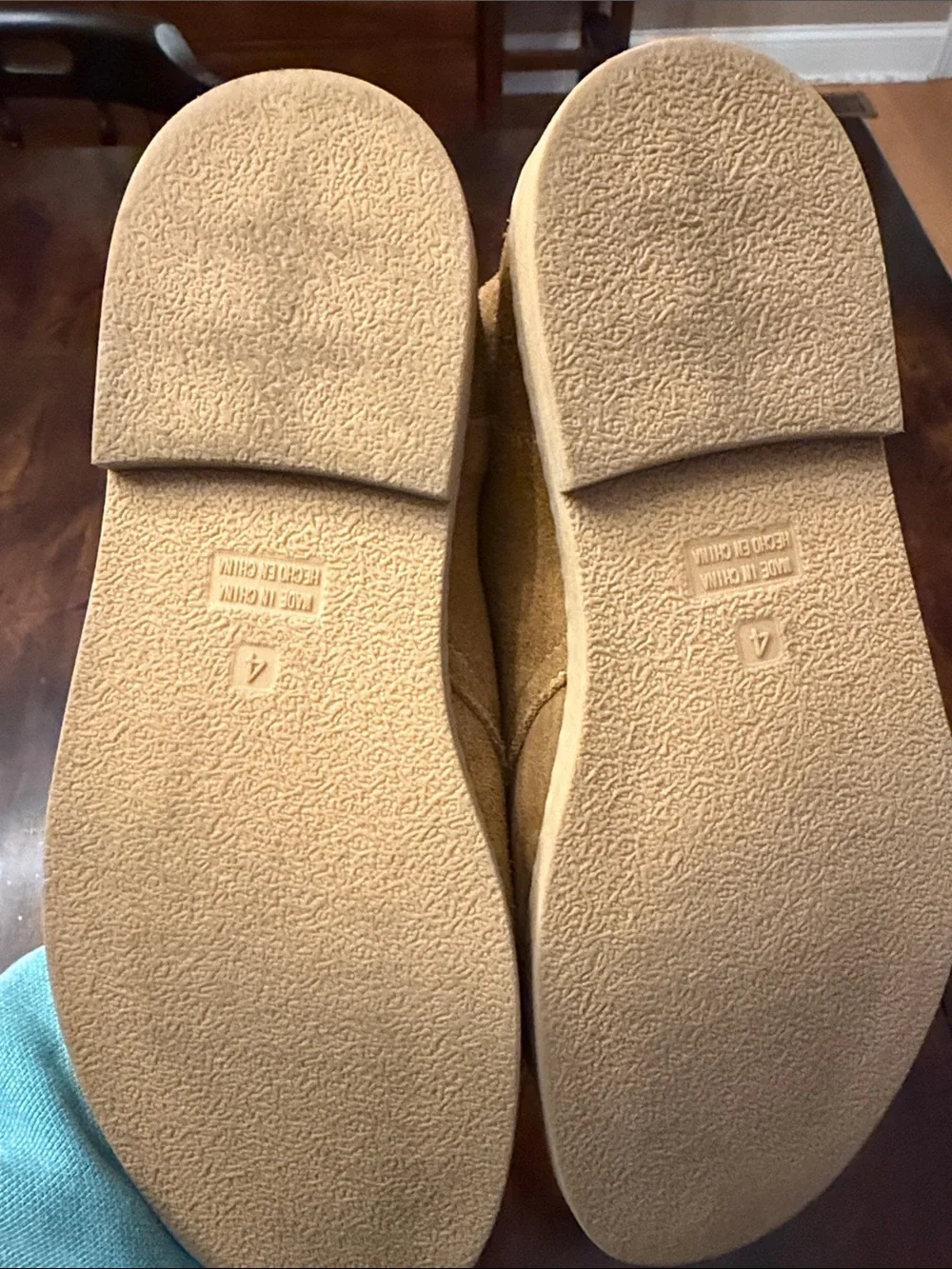 GAP boys Suede Chukka Boots in Camel